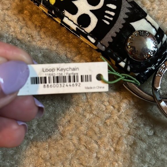 NEW Vera Bradley Loop Keychain in Fanfare - Picture 4 of 4
